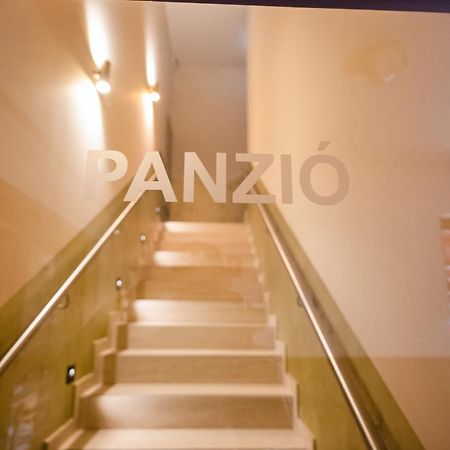 M5 Autopalya Eurobus Panzio 140,Km Kisteleki Lehajto Balástya Buitenkant foto
